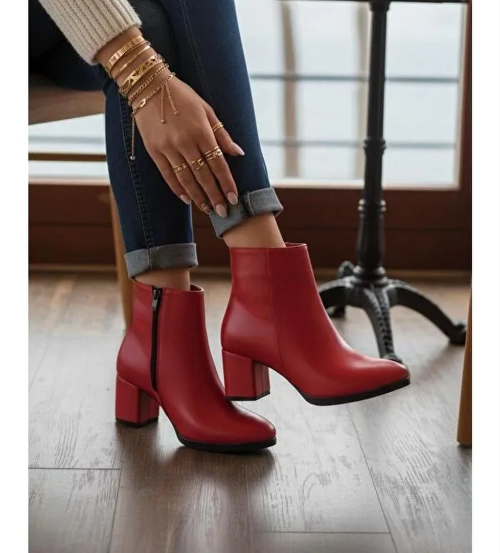 Kadın Liva Kırmızı Cilt Düz Topuklu Kısa Bot