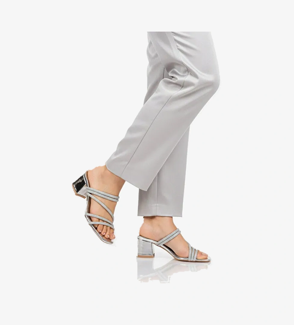 Ayakmod Siyah Ayakmod Rugan Taşlı Özel Davet Kadın Topuklu Abiye Ayakkabı 643332 Z