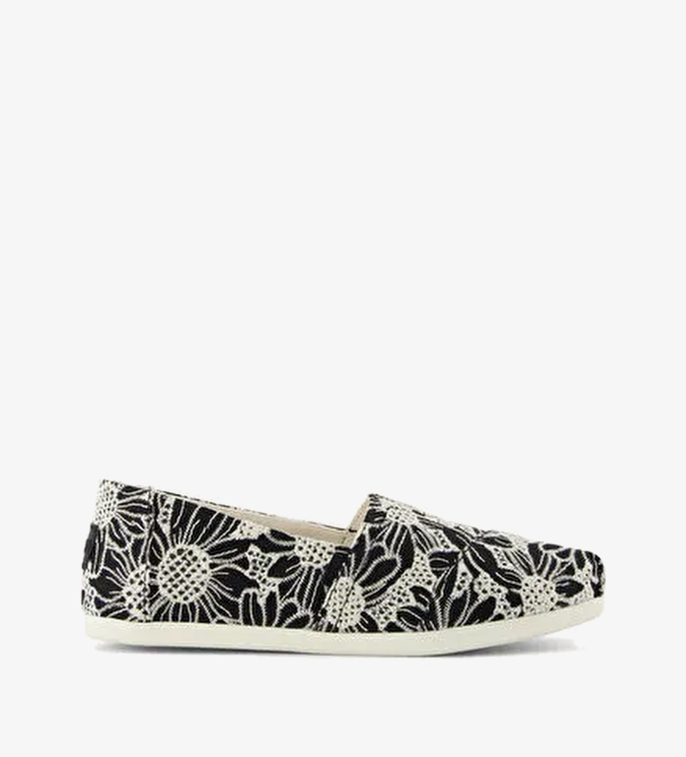 Toms Beyaz Toms Espadril Alpargata Kadın 10021888 10021932 Classic Oversized Floral Eyelet