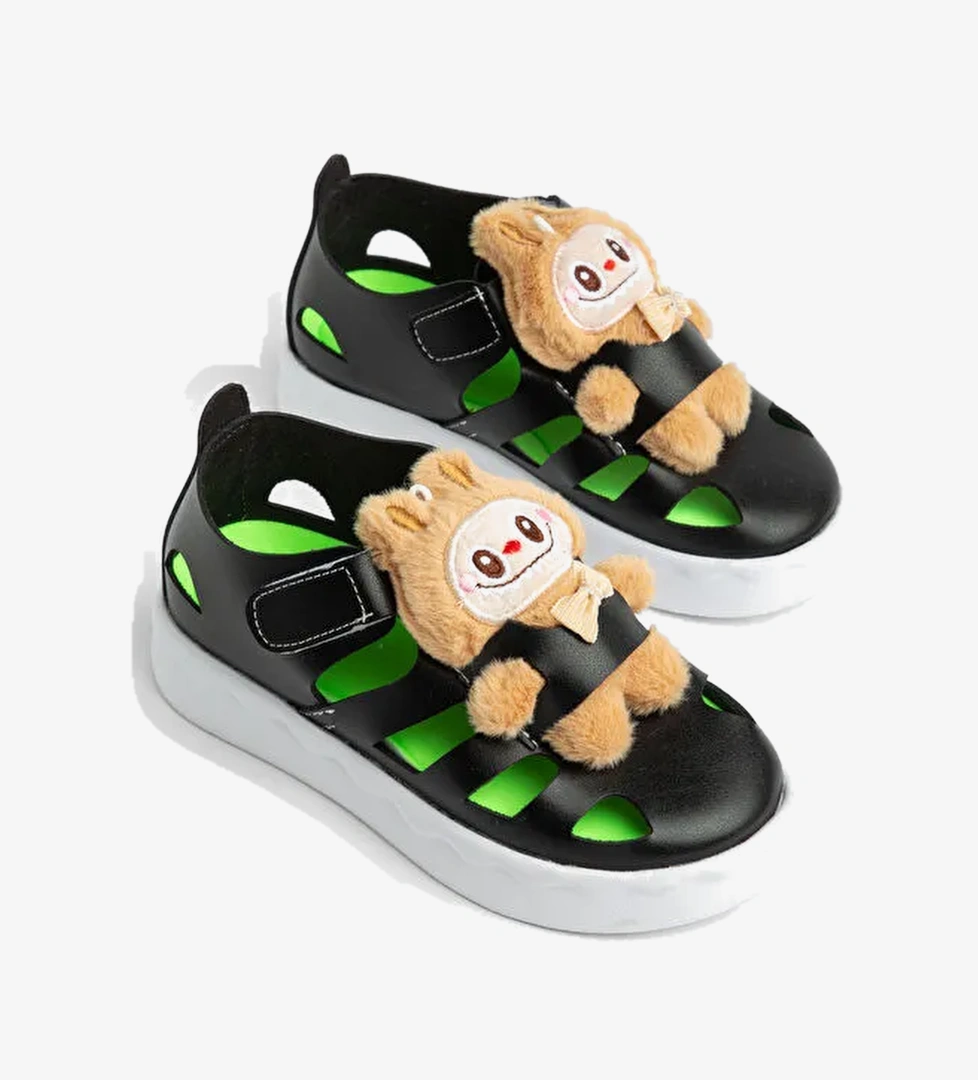 Cocuk Unisex Siyah Hafif Taban Ayicik Detayli Cirtli Sandalet