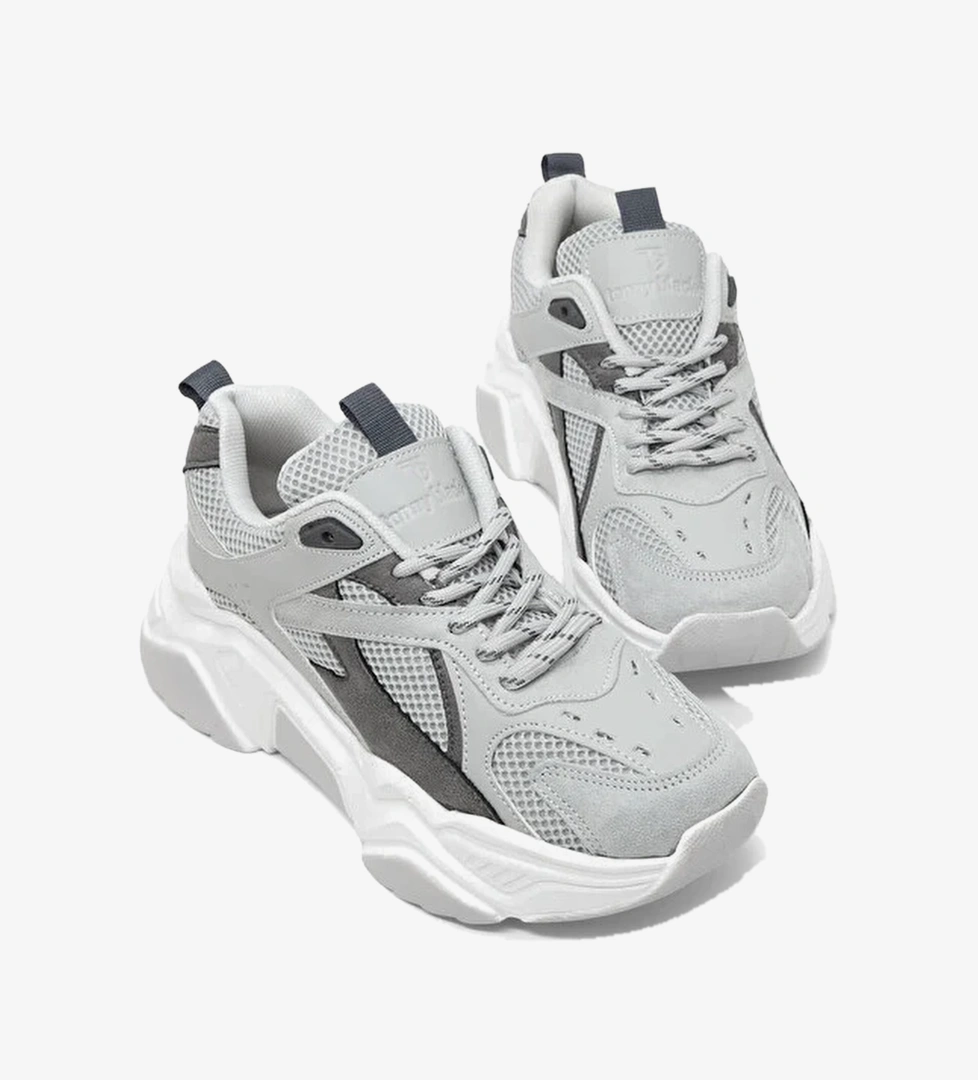Kadin Acik Gri Rahat Kalip Poli Taban Bagcikli Sneaker
