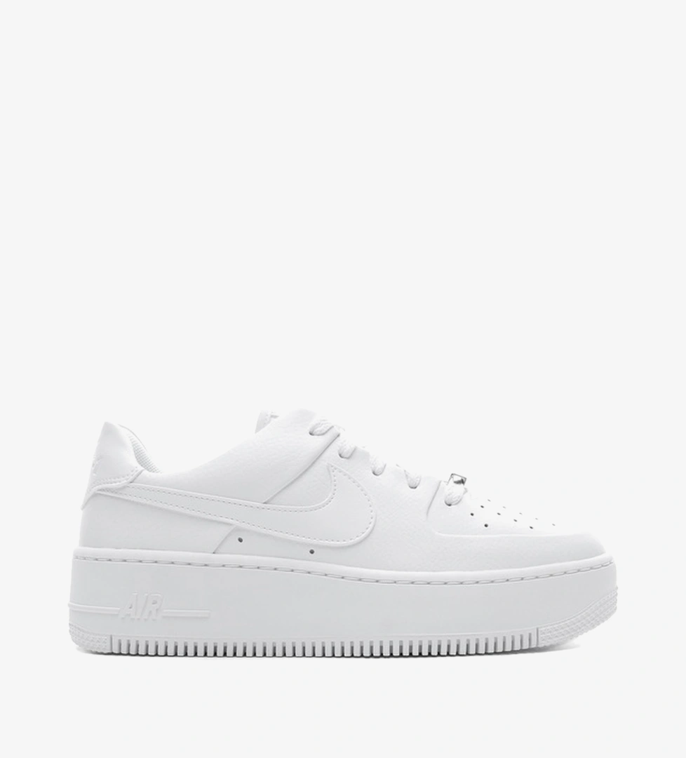 Nike Nike Air Force 1 Sage Low Kadın Beyaz Spor Ayakkabı Occasion'da! Beyaz - 1. görsel