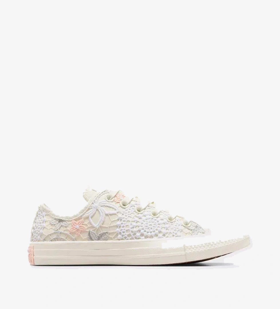 Converse Converse Chuck Taylor All Star Butterflies Unisex Bej Sneaker model görseli