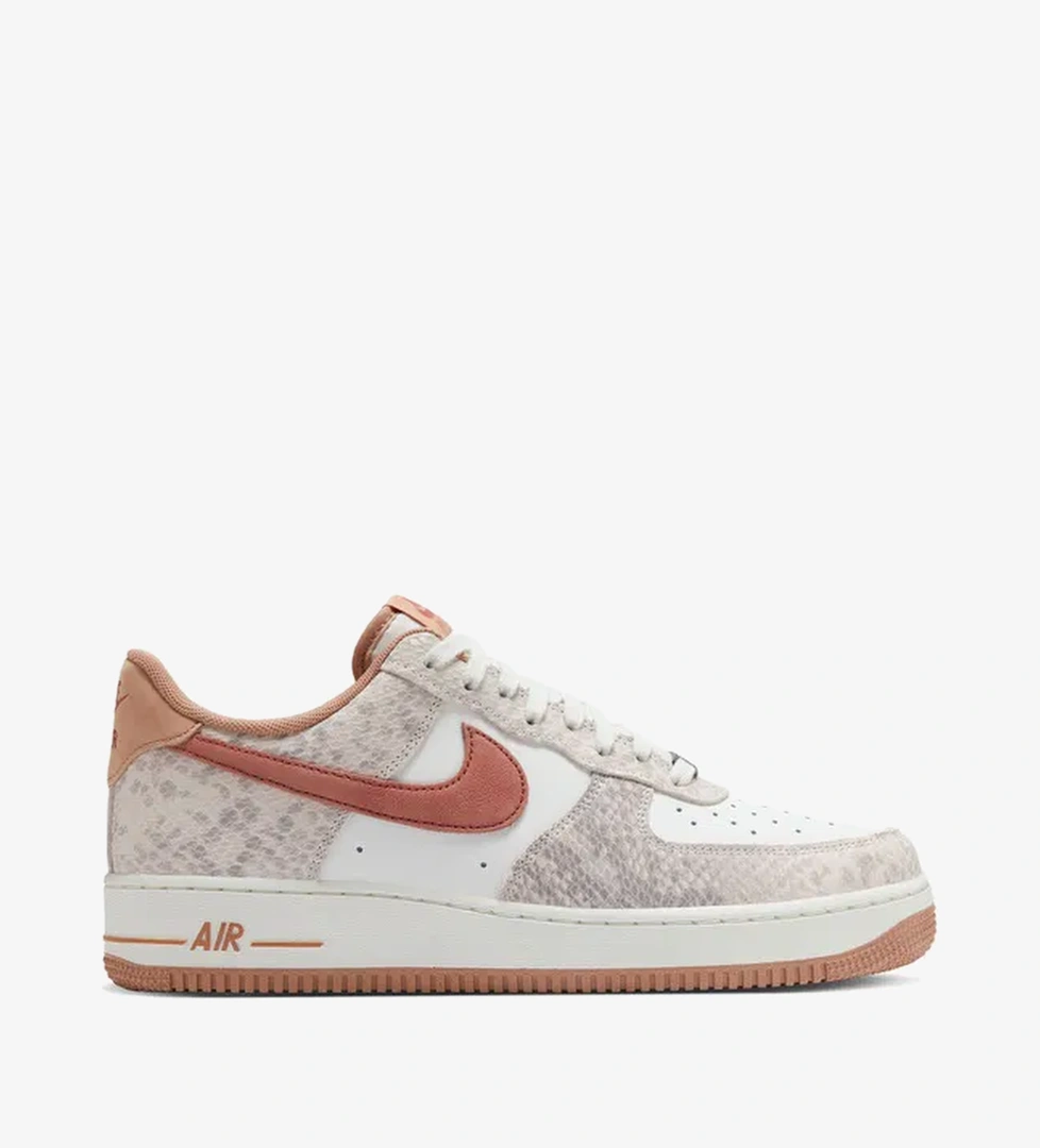 Nike Air Force 1 '07 LV8 Erkek Beyaz Sneaker
