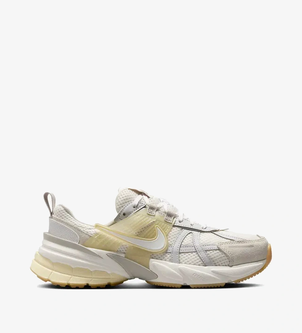 Nike Nike V2k Run Kadın Bej Sneaker model görseli
