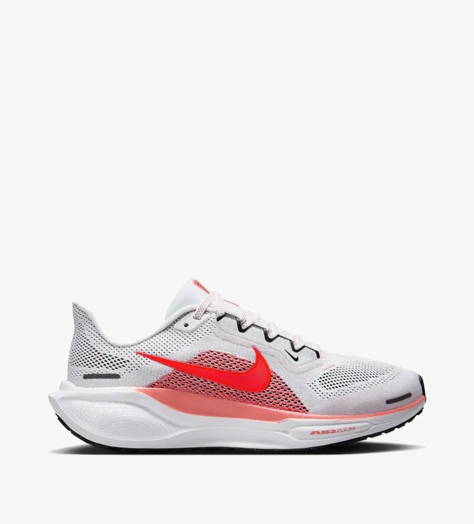 Nike Nike Pegasus 41 Kadın Beyaz Koşu Ayakkabısı model görseli
