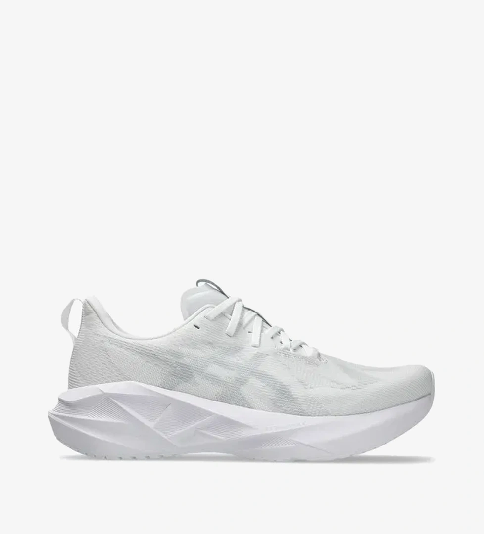 Asics Novablast 5 Erkek Beyaz Koşu Ayakkabısı