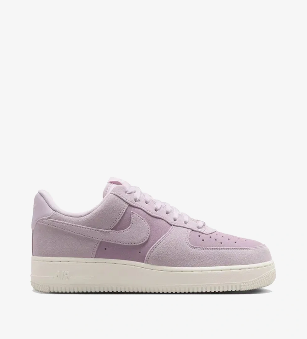 Nike Nike Air Force 1 '07 model görseli