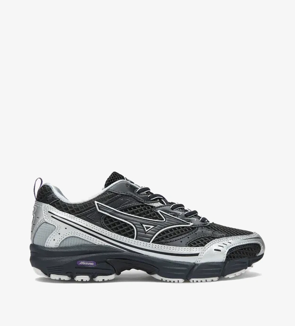 Mizuno Mizuno MXR Unisex Siyah Spor Ayakkabı model görseli