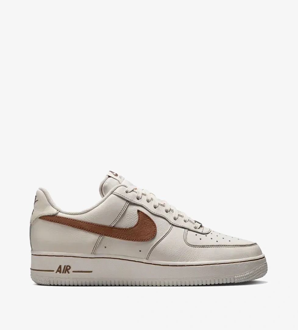 Nike Air Force 1 '07 LV8 Erkek Beyaz Spor Ayakkabı