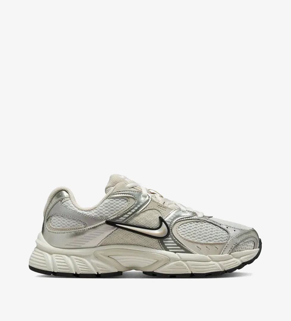 Nike V5 RNR Kadın Beyaz Spor Ayakkabı