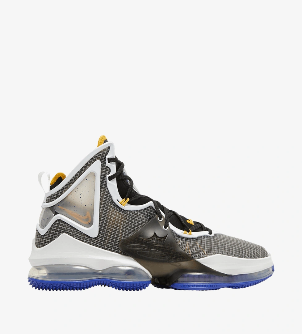 LeBron 19 EP 'Graduate'