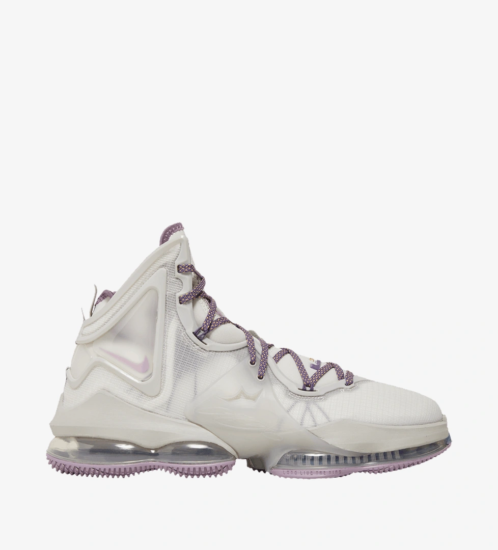 LeBron 19 'The Cast'