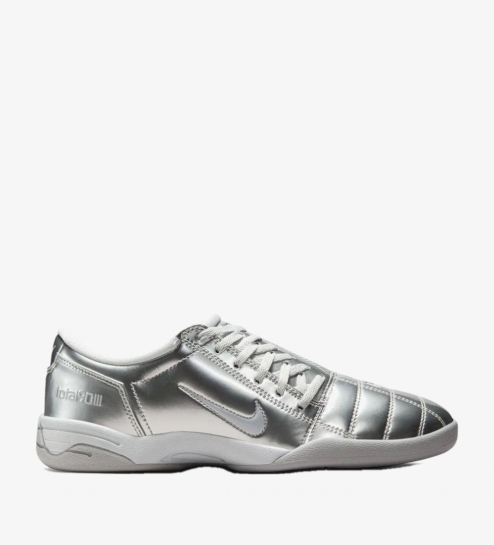Gri Nike Total