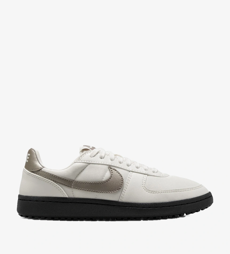 Nike Beyaz Nike Field