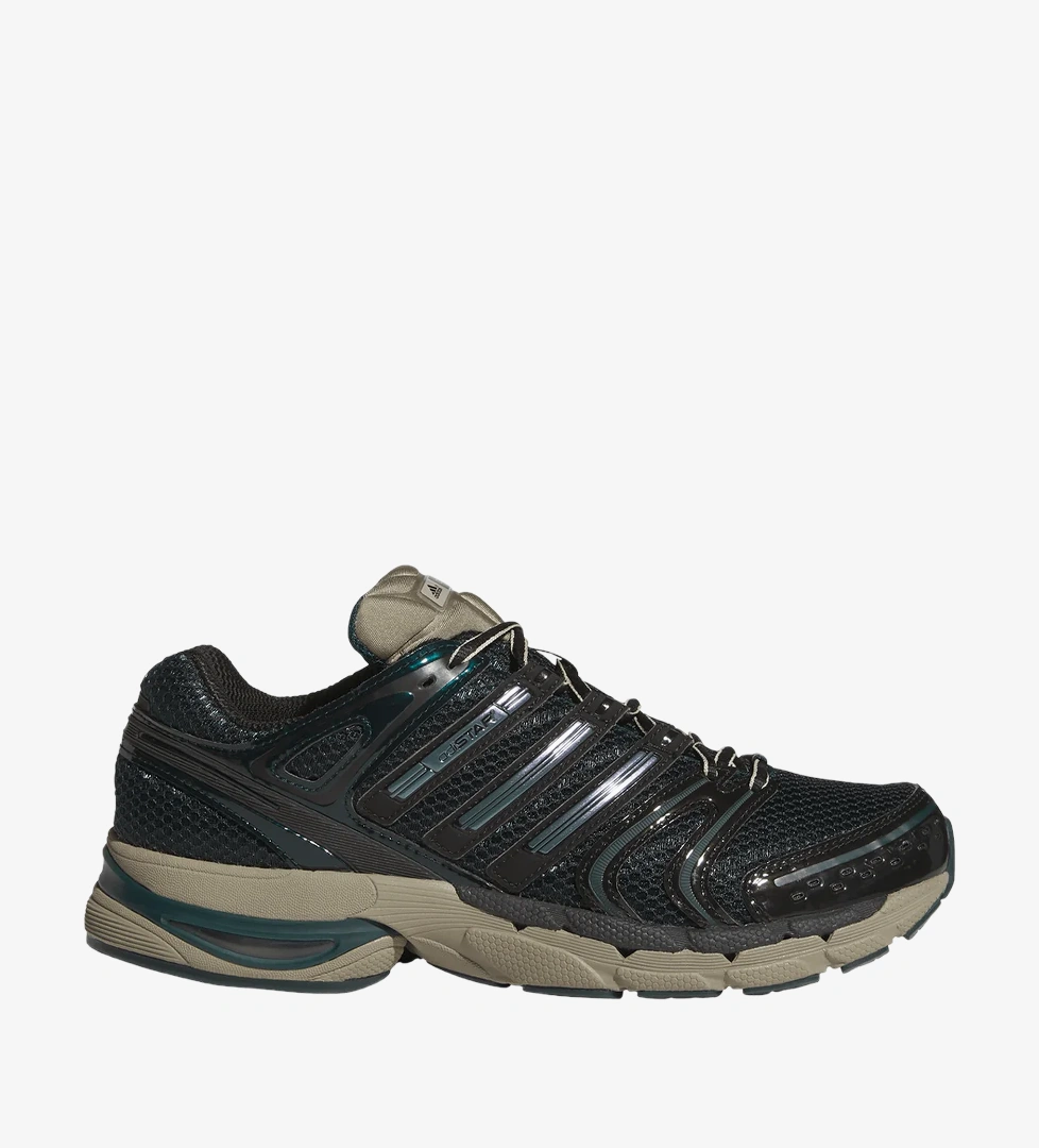 Adistar Control 5 'Core Black'