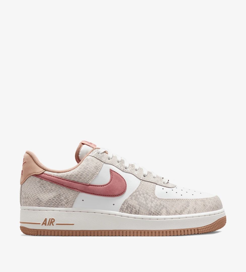 Nike Air Force 1 '07 LV8