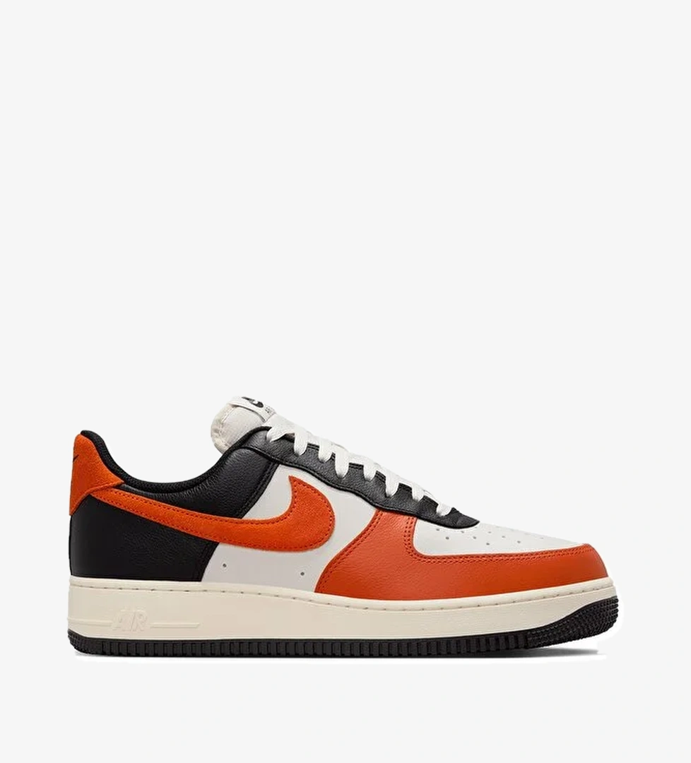 Nike Air Force 1 07 LV8 - Görsel 1
