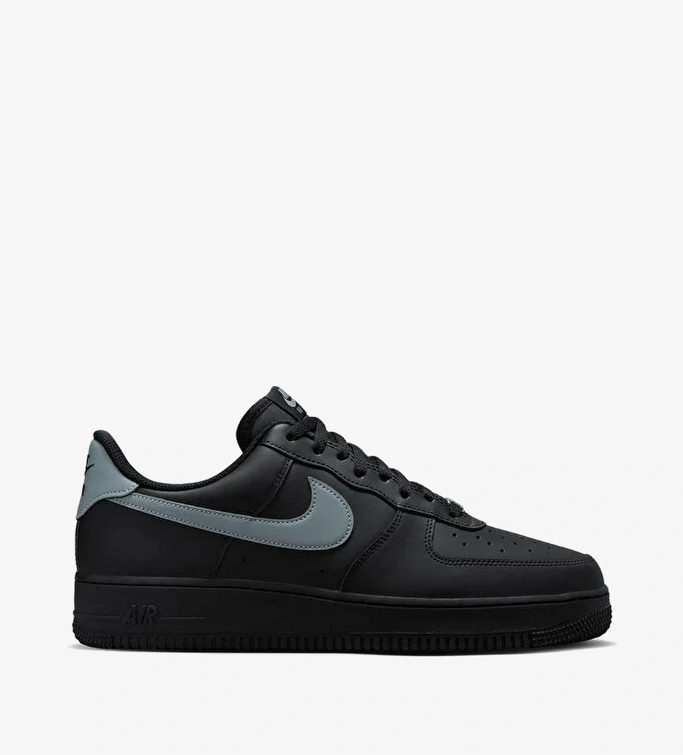 Nike Nike Air Force 1 '07 model görseli