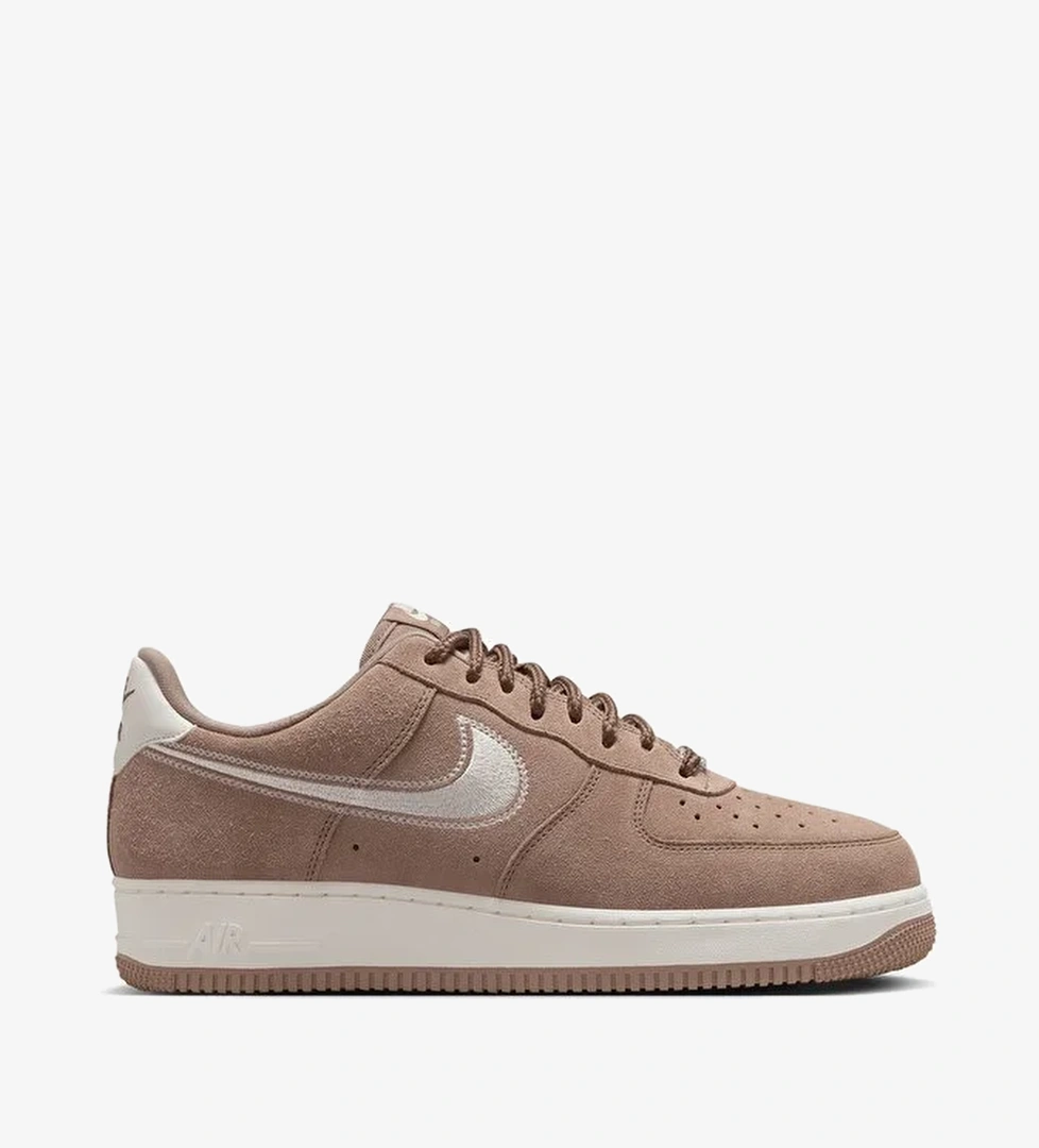 Nike Air Force 1 '07 LV8 - Görsel 1