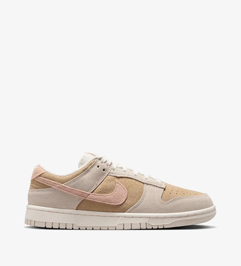 Nike Nike Dunk Low model görseli