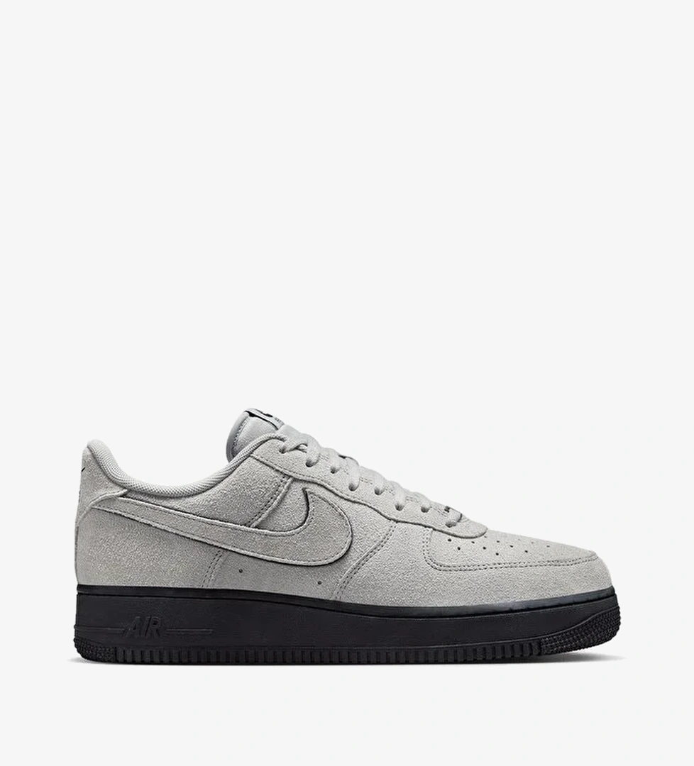 Nike Air Force 1 '07 LV8