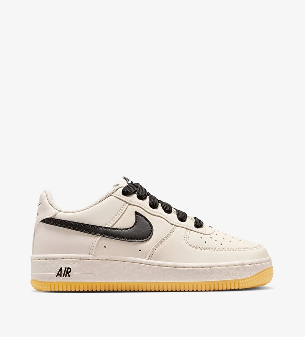 Nike Nike Air Force 1 LV8 (Gs) model görseli