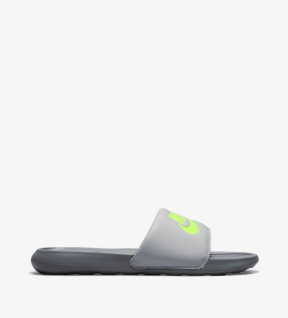 Nike Victori