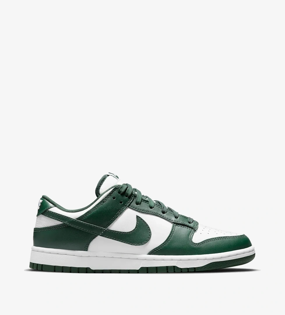Nike Nike Dunk Low Retro model görseli