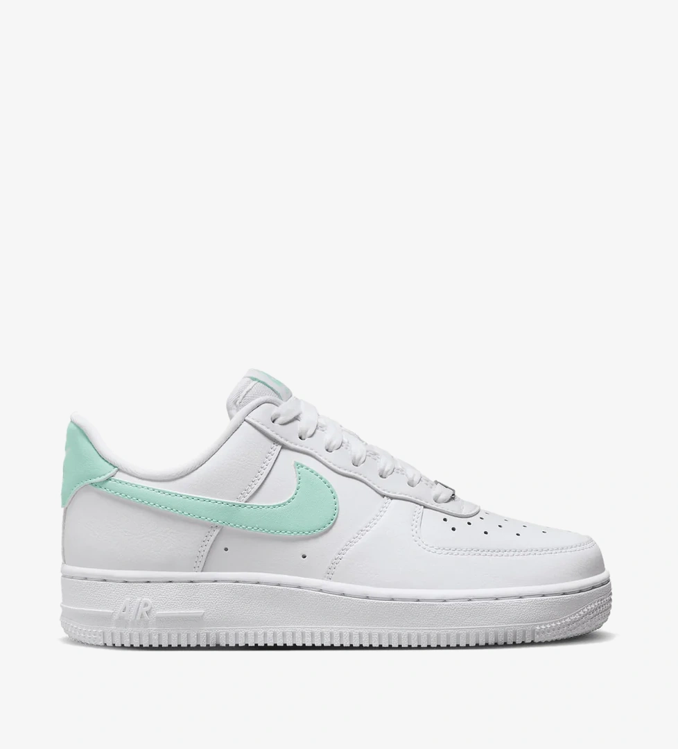 Nike Nike Air Force 1 '07 model görseli