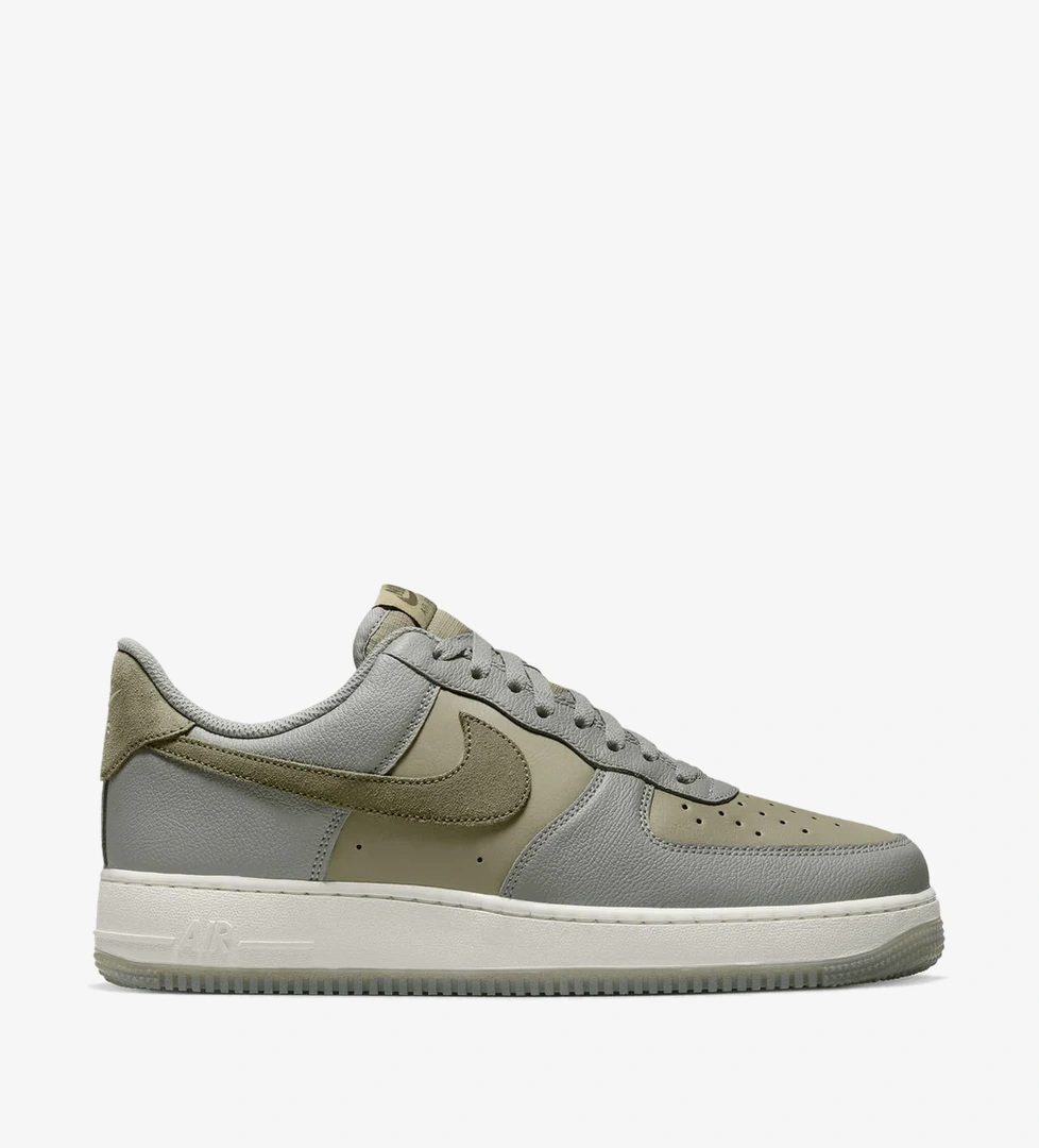 Nike Air Force 1 '07 Lv8