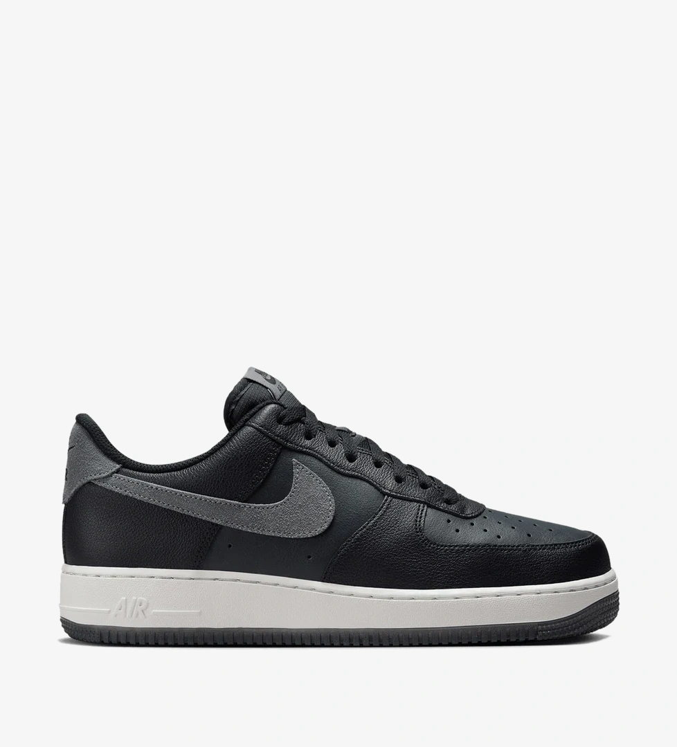 Nike Nike Siyah Air Force 1 '07 Lv8 Sportime'de! Siyah - 1. görsel