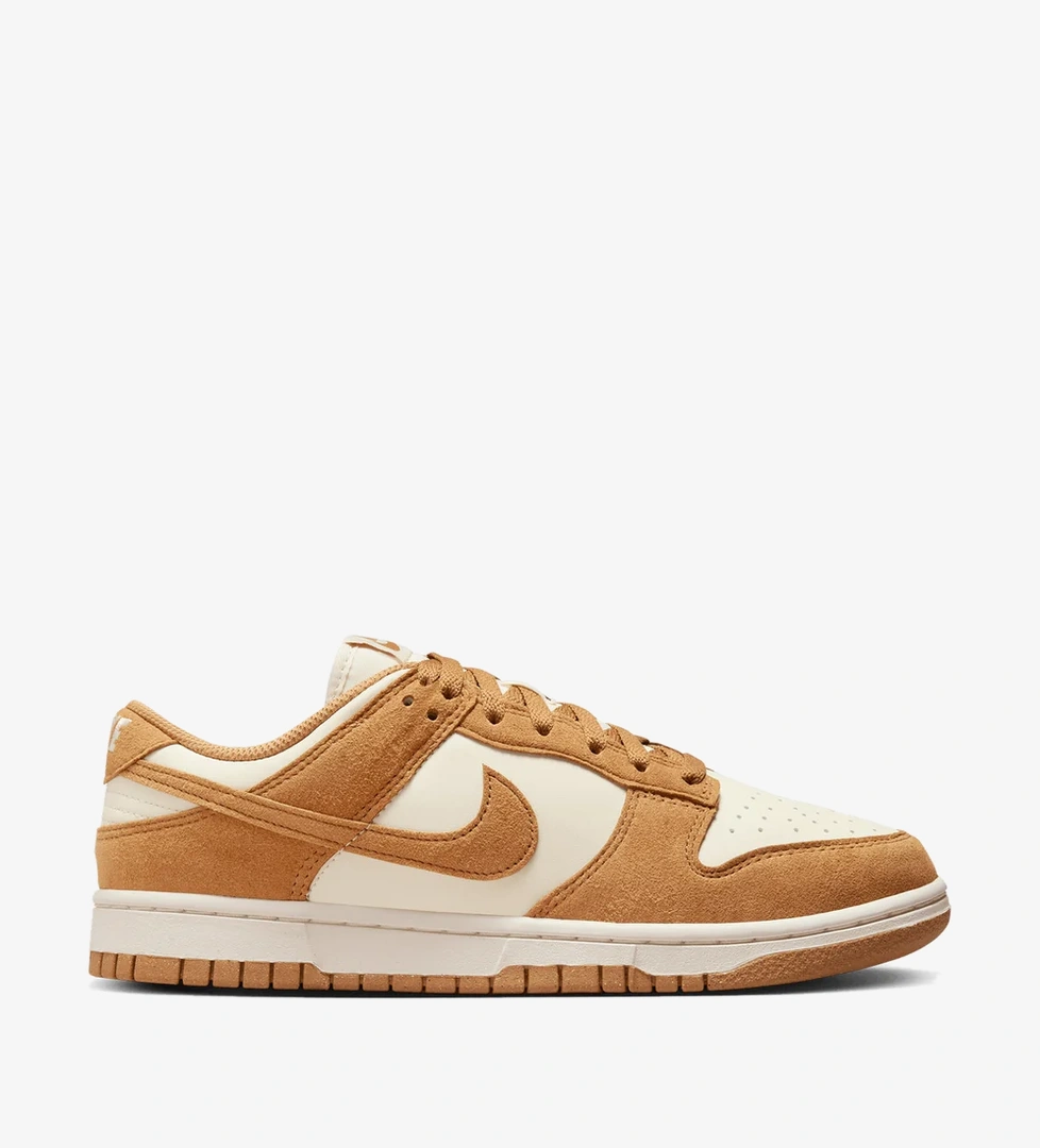 Nike Nike Dunk Low model görseli