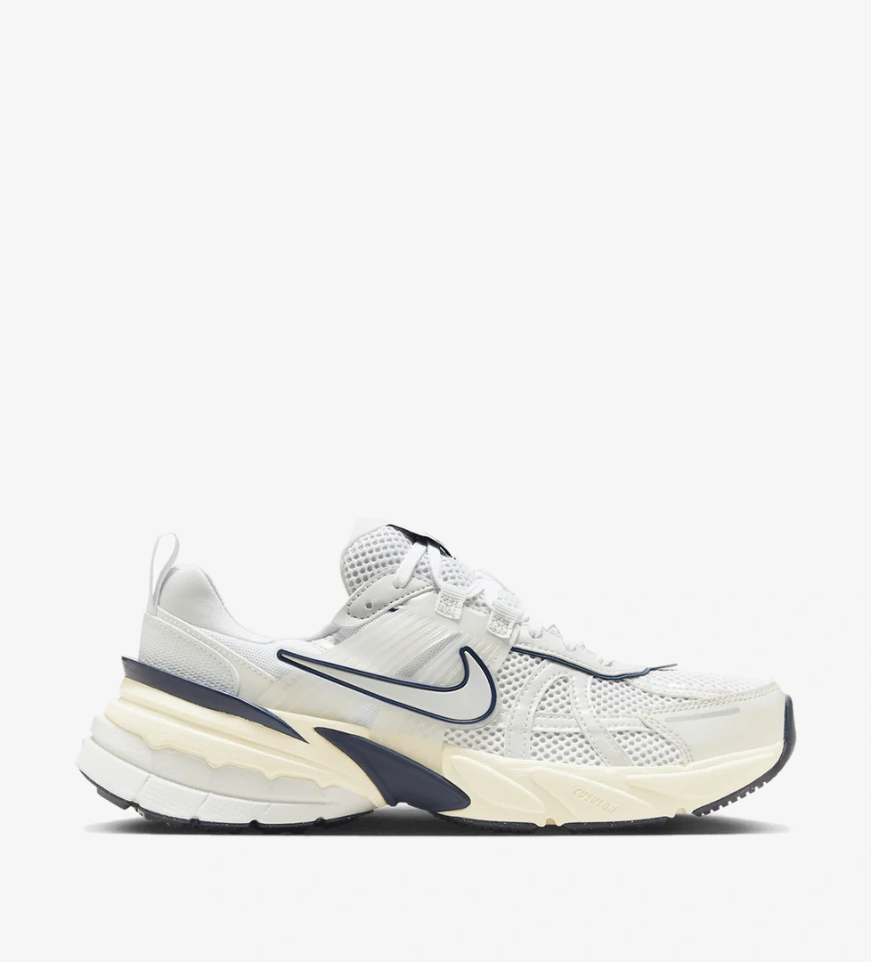 Nike Nike V2k Run model görseli
