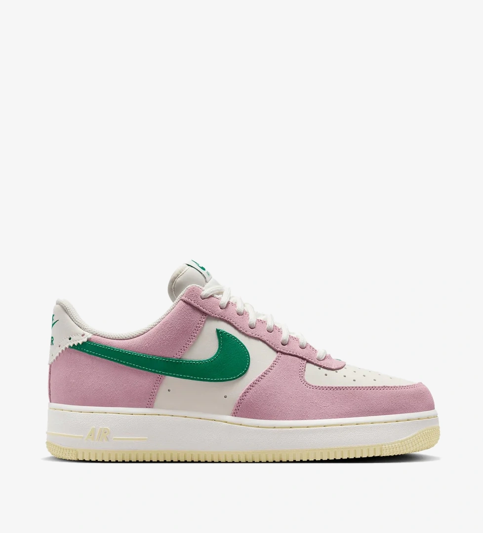 Nike Air Force 1 '07 Lv8 - Görsel 1