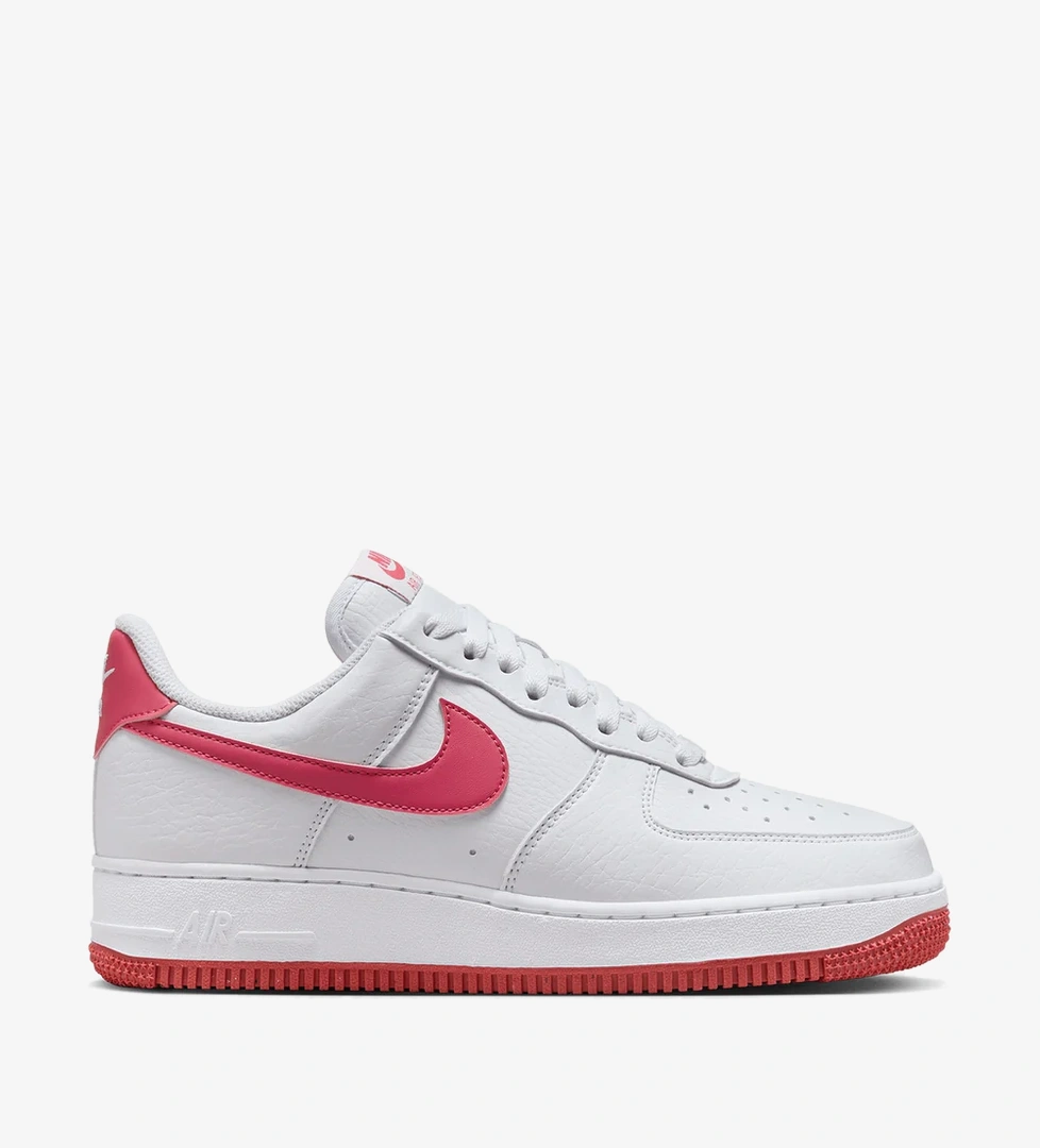 Nike Nike Air Force 1 '07 Next Nature model görseli