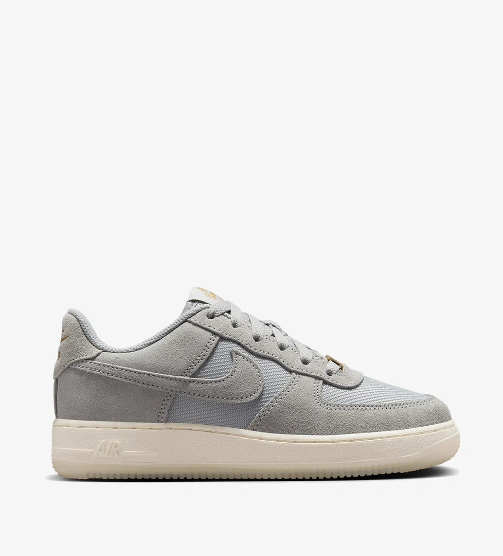 Nike Air Force 1 LV8 (Gs) - Görsel 1
