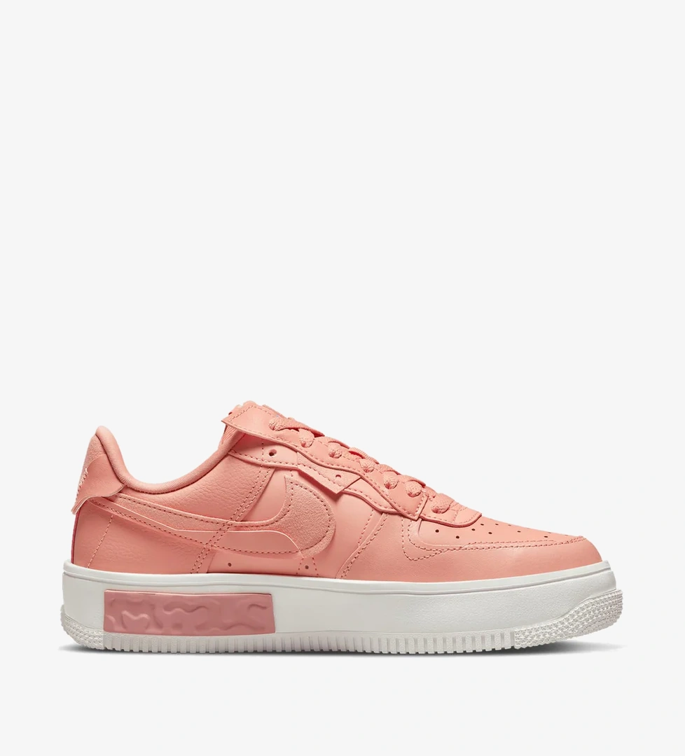 Nike Nike W Air Force 1 Fontaa model görseli
