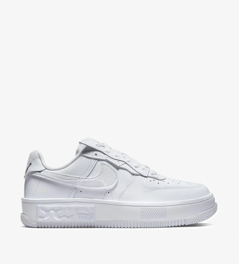 Nike Nike W Air Force 1 Fontaa model görseli