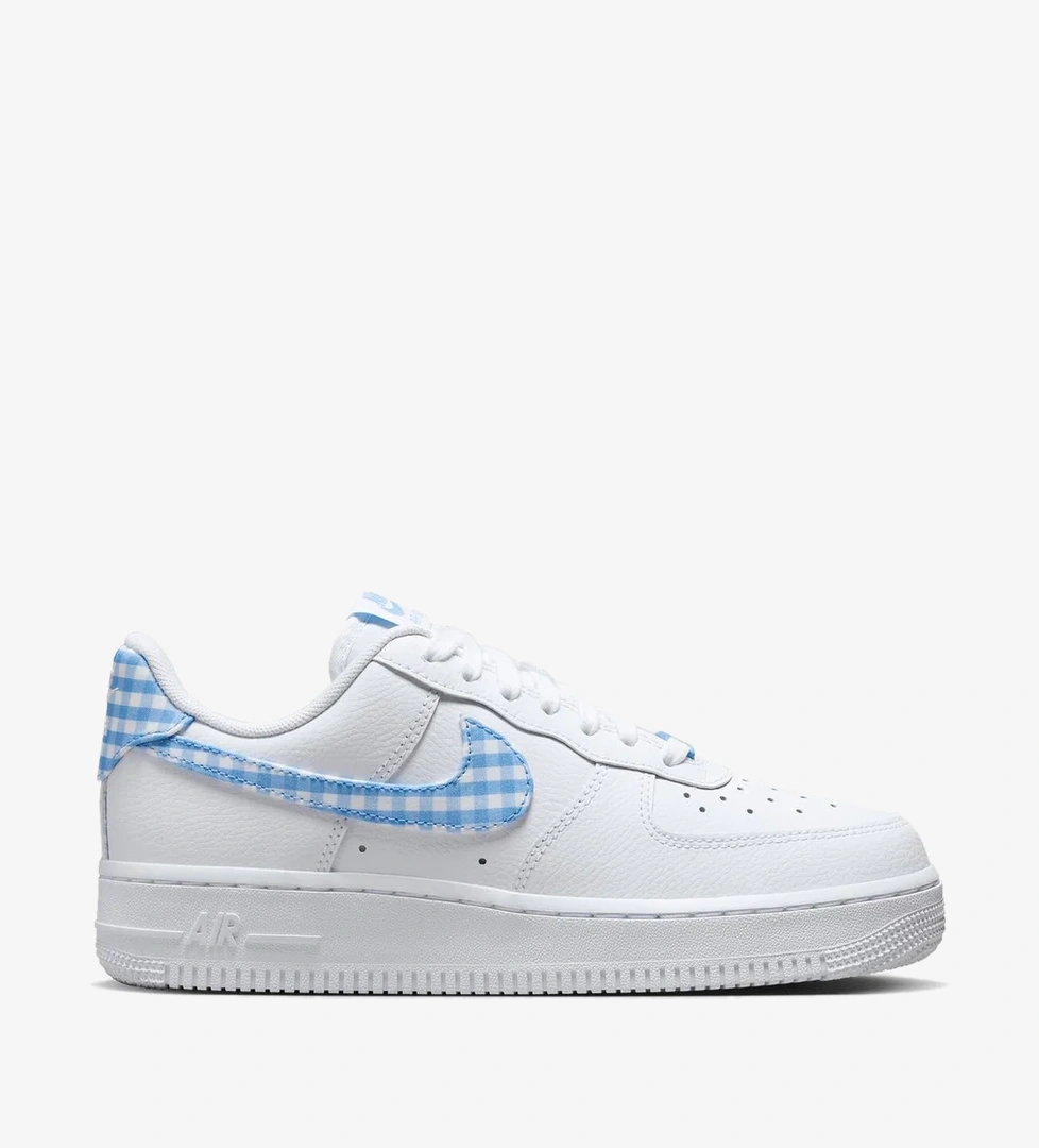 Nike Nike Air Force 1 '07 model görseli