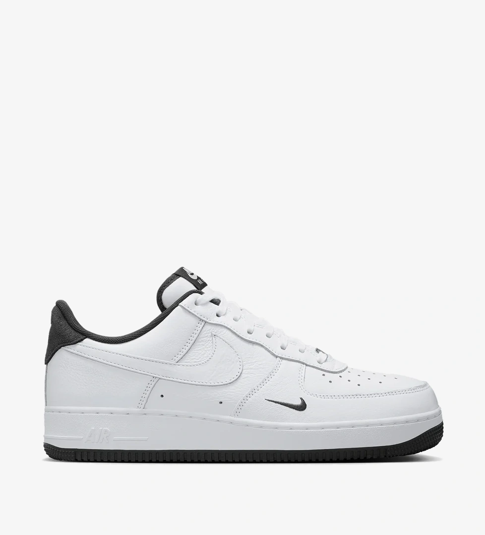 Nike Air Force 1 '07 LV8