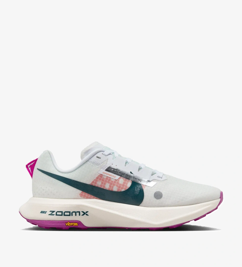 Nike Zoomx Ultrafly Trail Kadın Bej Koşu Ayakkabısı DZ0489-101 model görseli