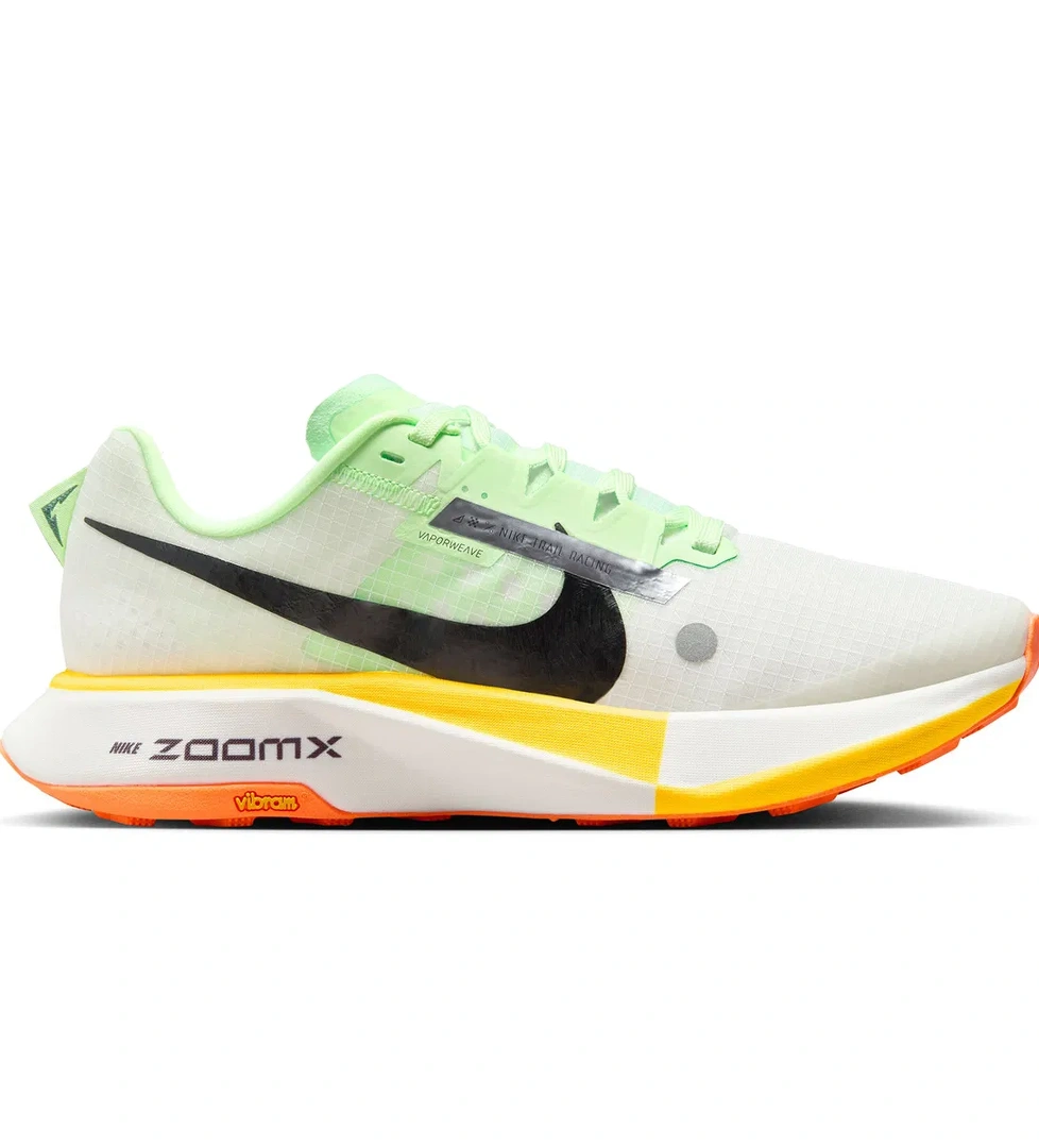 Nike Zoomx Ultrafly Trail Kadın Bej Koşu Ayakkabısı DZ0489-102 model görseli