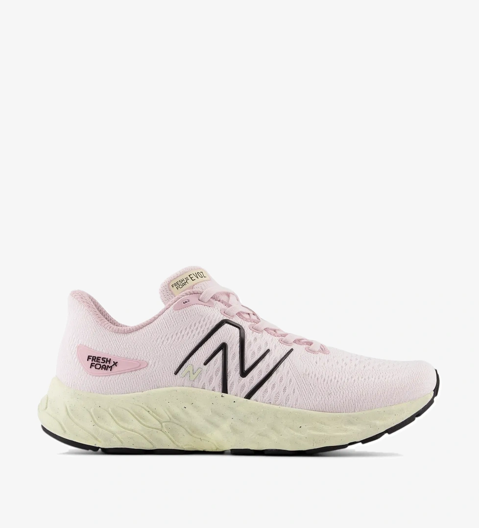 New Balance Evoz Kadın Pembe Koşu Ayakkabısı WEVOZCP3 model görseli