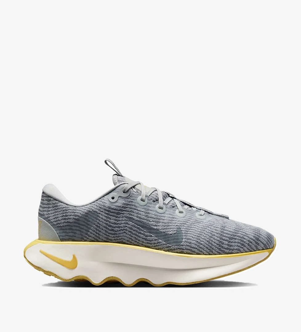 Nike Motiva Erkek Gri Antrenman Ayakkabısı DV1237-005 model görseli