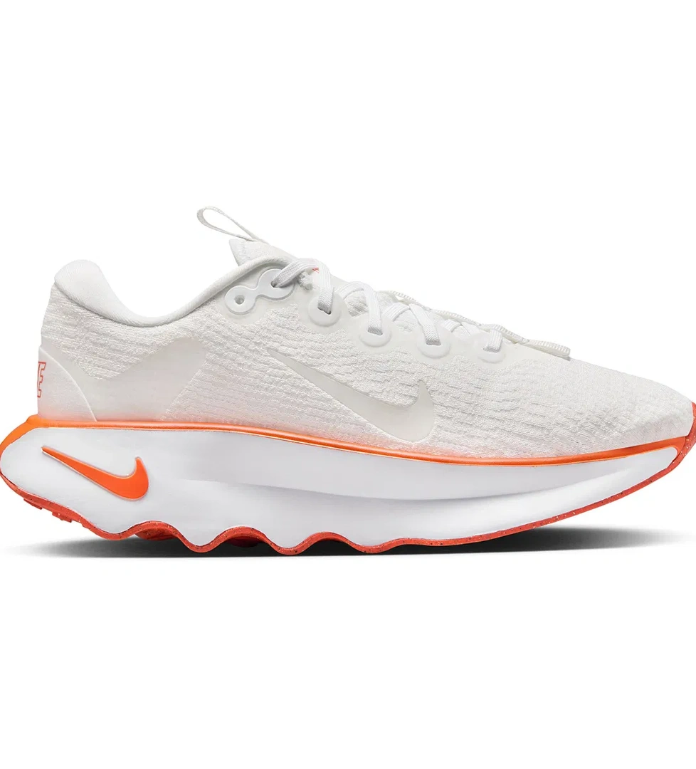 Nike Motiva Kadın Beyaz Antrenman Ayakkabı DV1238-109 model görseli