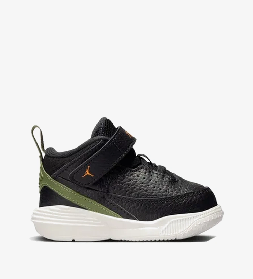 Jordan Siyah Jordan Max Aura