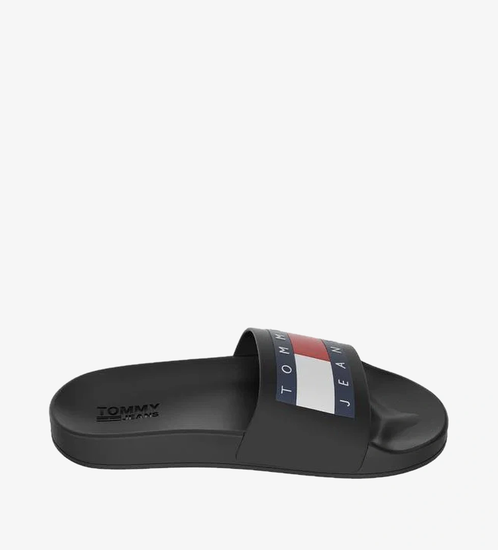 Tommy Hilfiger Flag Pool Ürün Listesi