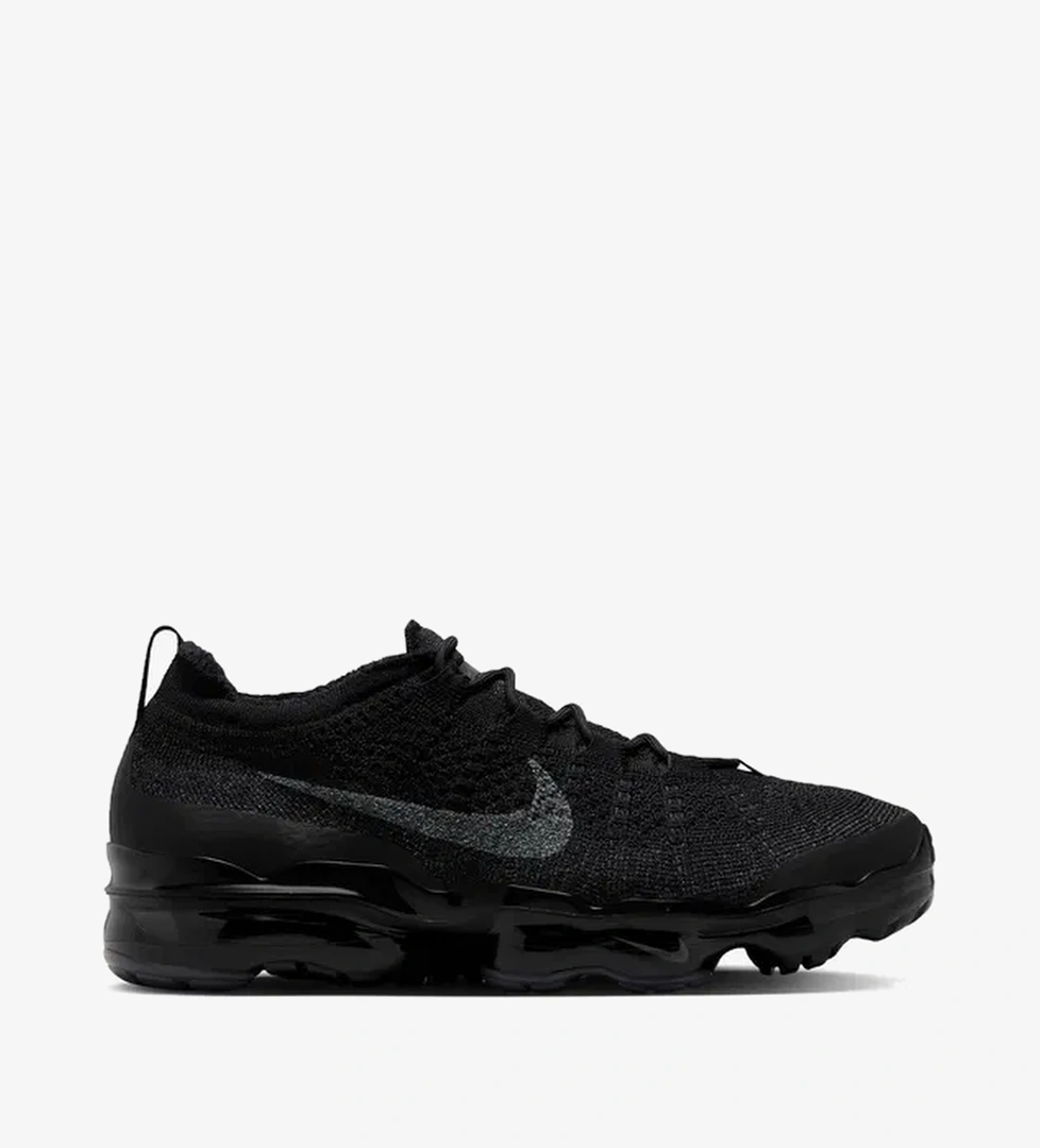 Nike Nike Air VaporMax 2023 Flyknit Erkek Siyah Ayakkabı model görseli
