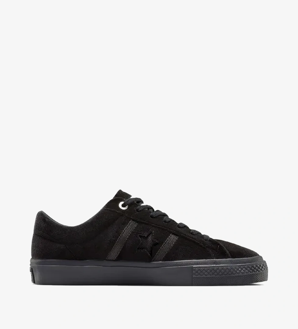 Siyah Converse X Undefeated